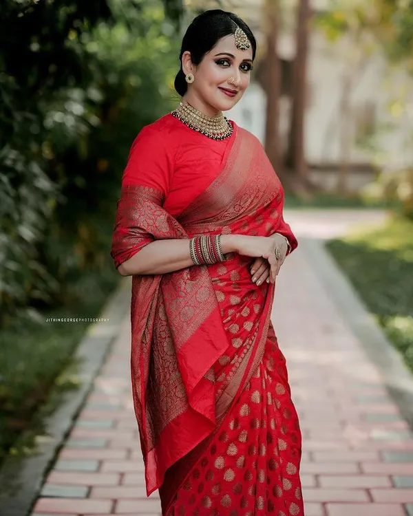 RED_KANJIVARAM_SILK_SAREE
