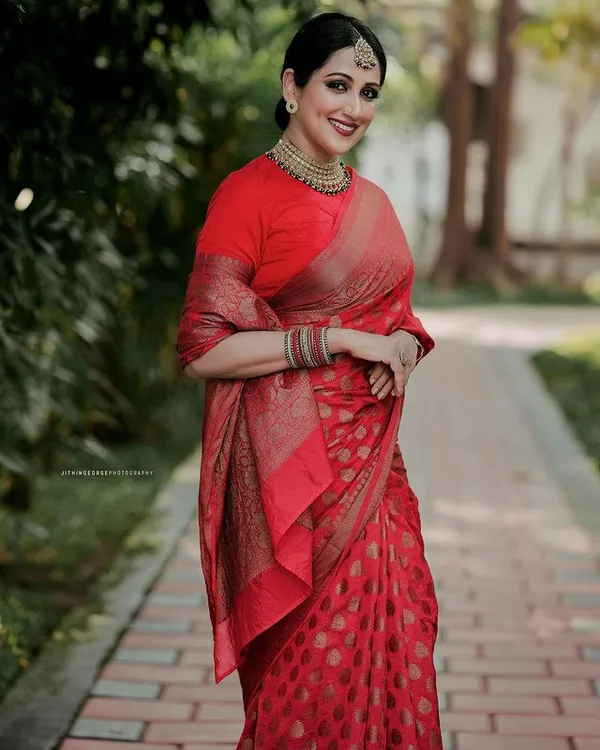 RED_KANJIVARAM_SILK_SAREE