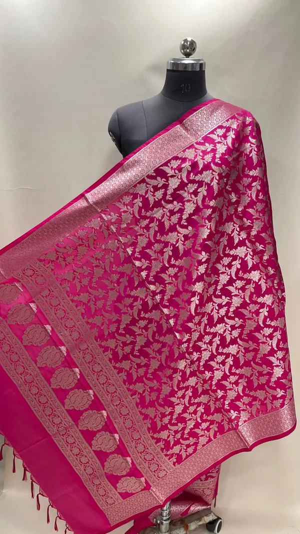 Humairah_Presents_Pink_Semi_Katan_Silk_Golden_Tilfi_Zari_Floral_Jaal_Banarasi_Dupatta