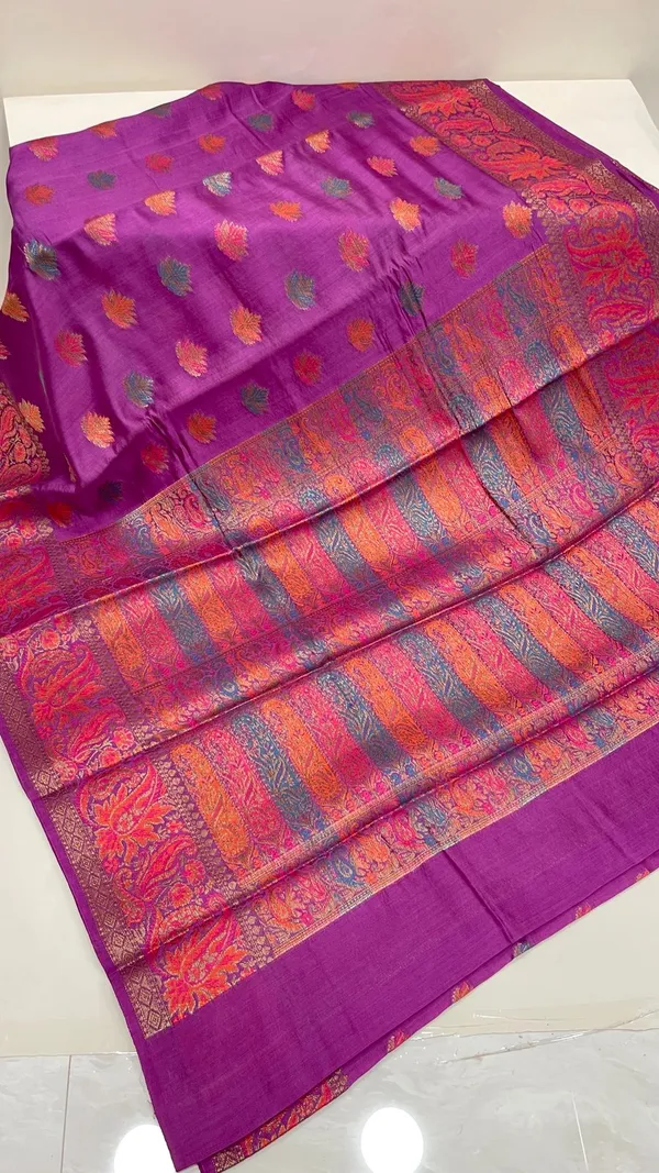 Humairah_Pure_Handloom_Purple_Chiniya_Silk_Floral_Minakari_Zari_Booti_with_Paisley_Mina_Zari_Border_and_Rangkaat_Paisley_Pallu_with_Purple_Blouse