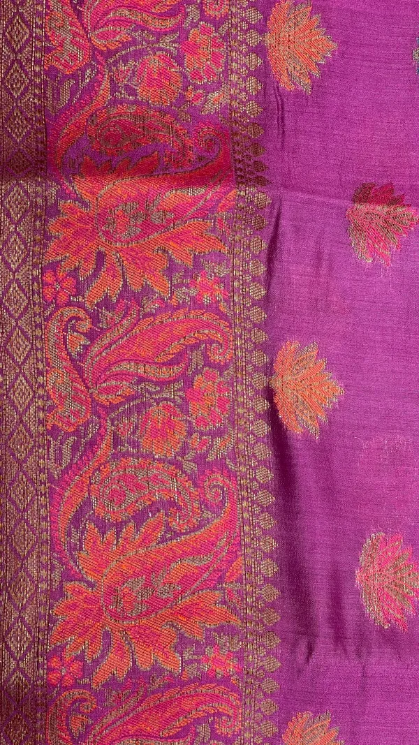 Humairah_Pure_Handloom_Purple_Chiniya_Silk_Floral_Minakari_Zari_Booti_with_Paisley_Mina_Zari_Border_and_Rangkaat_Paisley_Pallu_with_Purple_Blouse