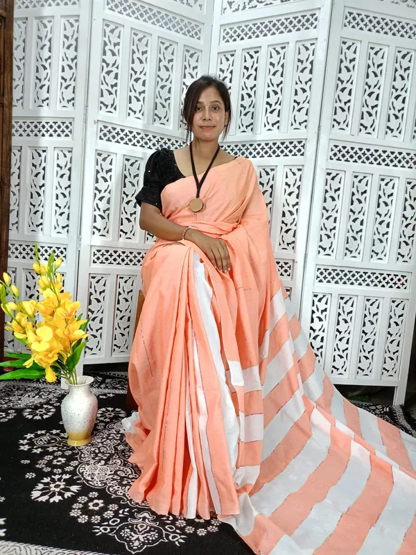 Peach_Cotton_Khesh_Stripe_Pattern_Handloom_Saree_With_Blouse_Piece