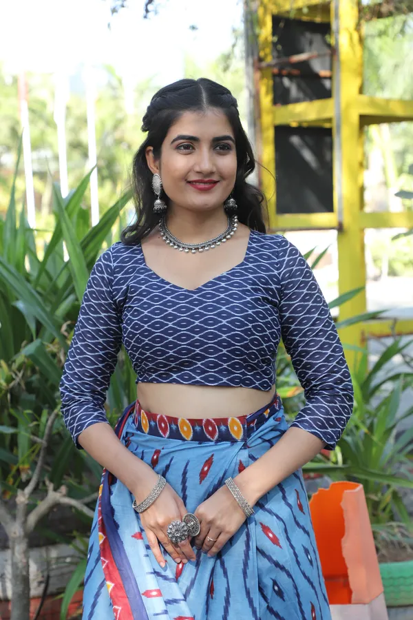 Ikkat_Hand_Block_Print_Print_Pure_Soft_Cotton_saree_With_Blouse_Piece