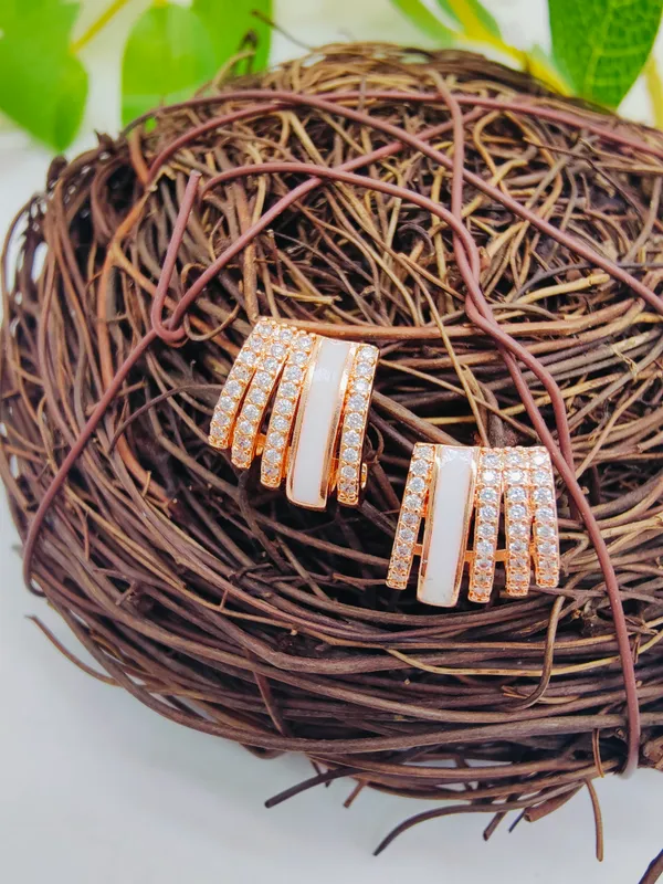 Gold_American_Diamond_Alloy_Trendy_Earring_For_Women