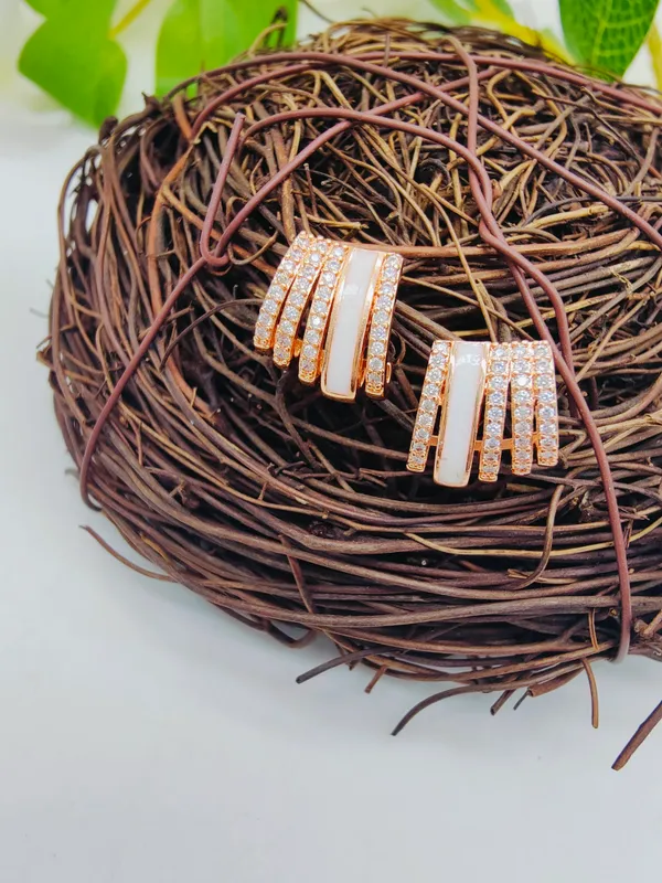 Gold_American_Diamond_Alloy_Trendy_Earring_For_Women
