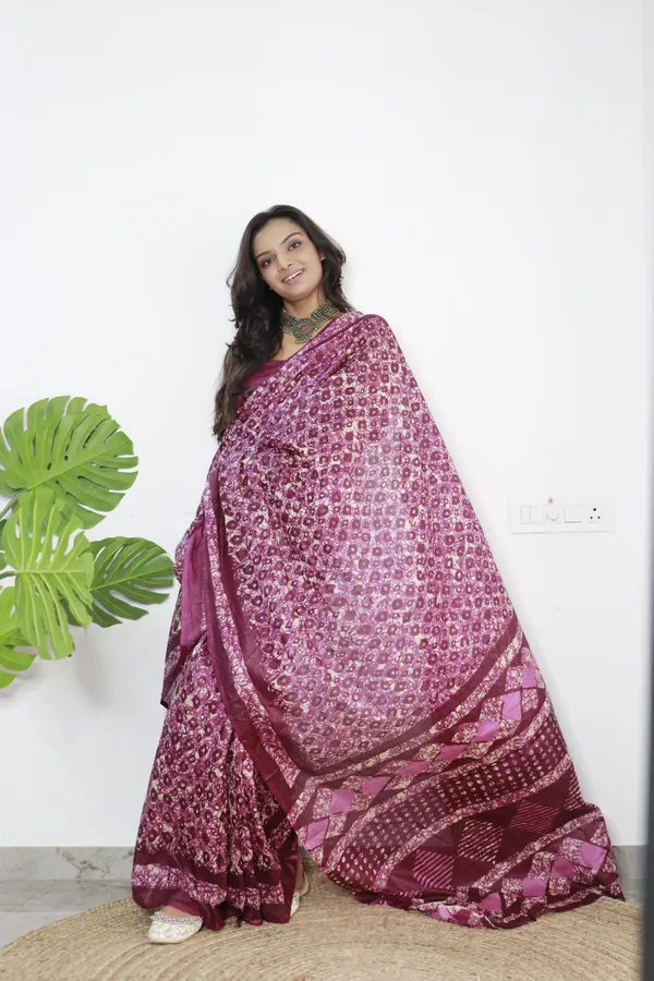 Ikkat_Print_Pure_Soft_Cotton_saree_With_Blouse_Piece