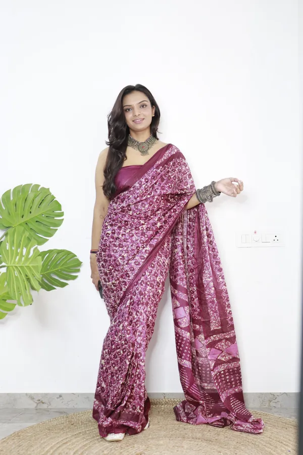 Ikkat_Print_Pure_Soft_Cotton_saree_With_Blouse_Piece