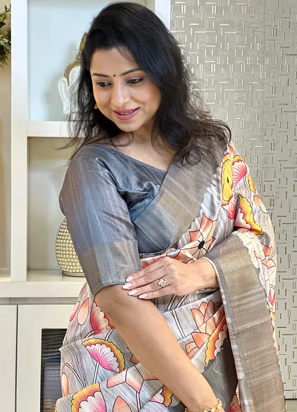 Darika_Grey_–_Aesthetic_Edit_for_You_|_Soft_Tussar_Silk_Saree_with_Print,_Pallu_&_Zari_Border_&_Contrast_Print_Blouse_with_Tassels