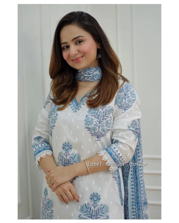 White_Silk_blend_Regular_Cotton_Printed_Kurta_Pant_Dupatta_Set_For_Women(upto_6XL)