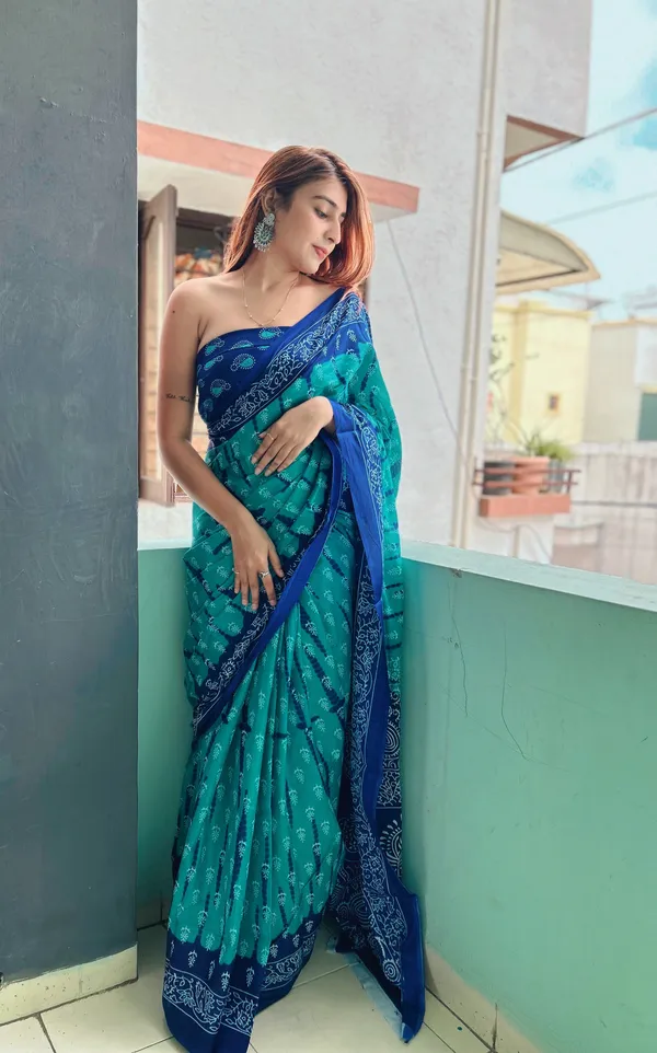 Handicraft_Women's_Pure_Soft_Cotton_Block_Printed_Casual_Wear_Saree_With_Blouse_Piece_Ragini_White_Green_With_Blouse_Piece