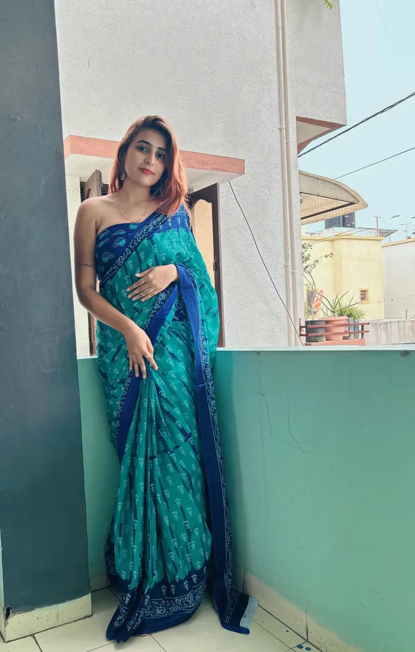 Handicraft_Women's_Pure_Soft_Cotton_Block_Printed_Casual_Wear_Saree_With_Blouse_Piece_Ragini_White_Green_With_Blouse_Piece