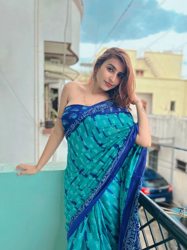 Handicraft_Women's_Pure_Soft_Cotton_Block_Printed_Casual_Wear_Saree_With_Blouse_Piece_Ragini_White_Green_With_Blouse_Piece