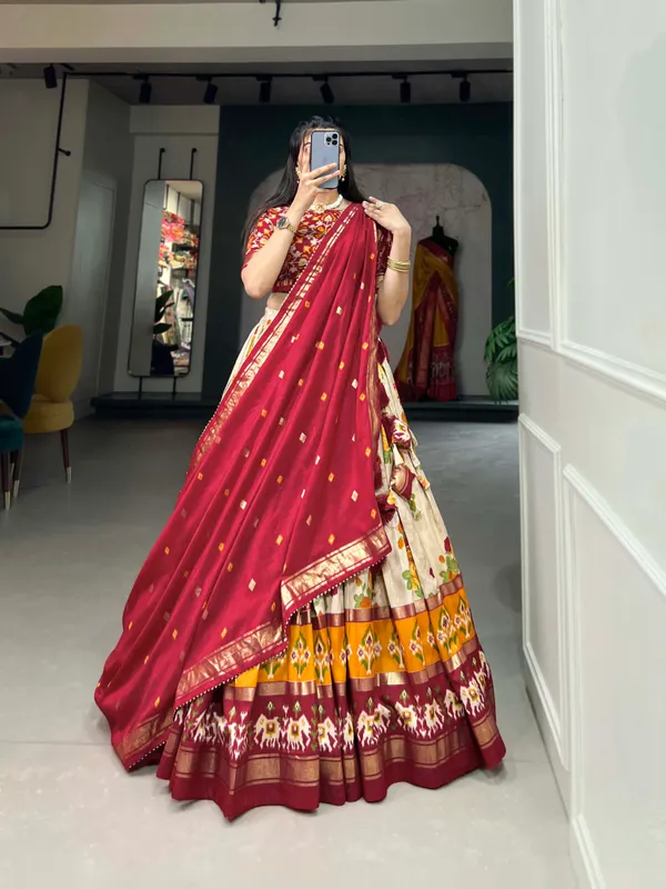 Red_Premium_&_Elegant_Dola_Silk_Lehenga_Choli_For_Women