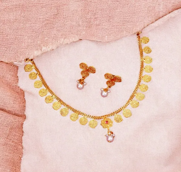 Gold_Graceful_Gold_Plated_Necklace_Set_For_Women