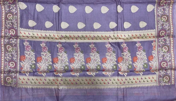 Humairah_Pure_Handwoven_Light_Purple_Tussar_Silk_Floral_Zari_Boota_Alfi_Mina_Zari_Border_and_Pallu_with_Grey_Blouse