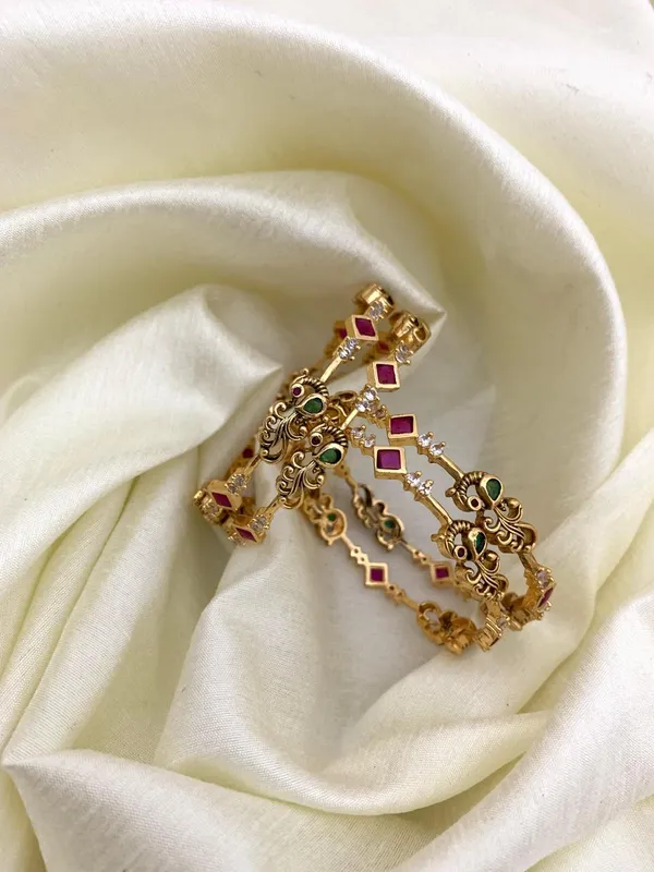 ARHA_ANTIQUE_LAKSHMI_BANGLE
