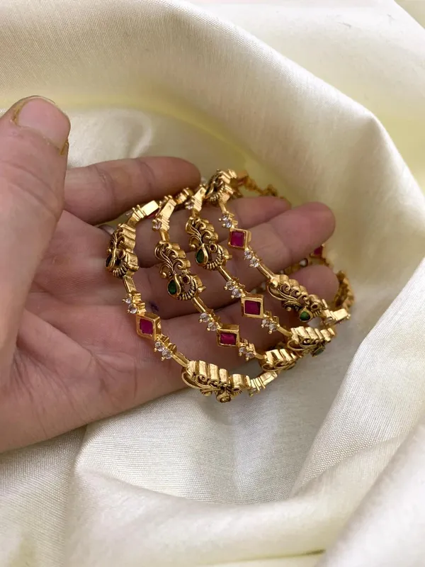 ARHA_ANTIQUE_LAKSHMI_BANGLE