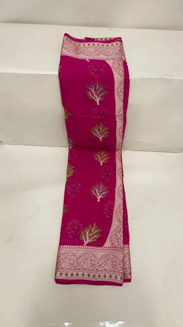 Humairah_Presents_Pure_Handloom_Magenta_Chiffon_Resham_Floral_Mina_Zari_Booti_with_Banarasi_Zari_Border_and_Magenta_Blouse
