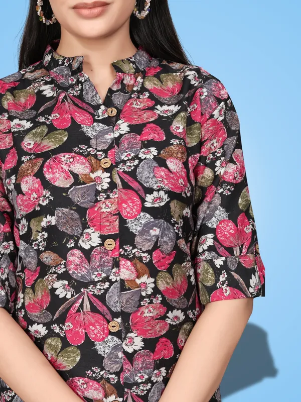 Black_Classic_Rayon_Floral_Printed_Straight_KurtIs