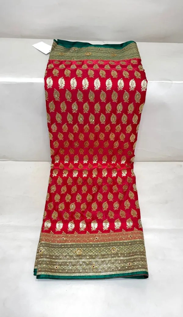 Humairah_Presents_Red_Stone_Work_Golden_Zari_Floral_Booti_with_Contrast_Green_Boota_Pallu_Zari_Border_with_Green_Blouse_Banarasi_Saree_JA26_HW