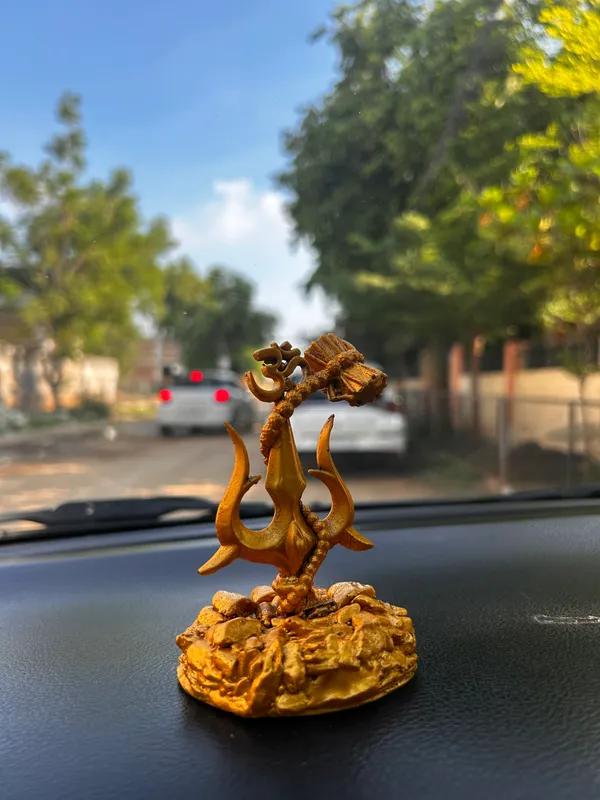 Trishul_with_Damru_standing_Decorative_Showpiece_statue_murti_for_Car_Dashboard