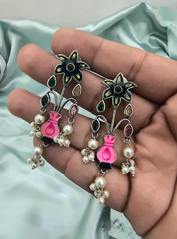 HandPainted_Silver_Look_Earrings