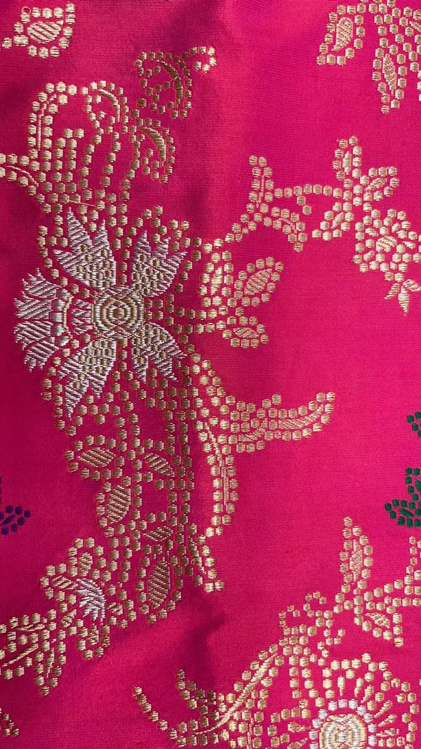Humairah_Pure_Handloom_Pink_Katan_Silk_Kadhwa_Jangla_Tilfi_Mina_Zari_Jaal_with_Kadhwa_Mina_Pallu_and_Golden_Stripe_Pink_Blouse