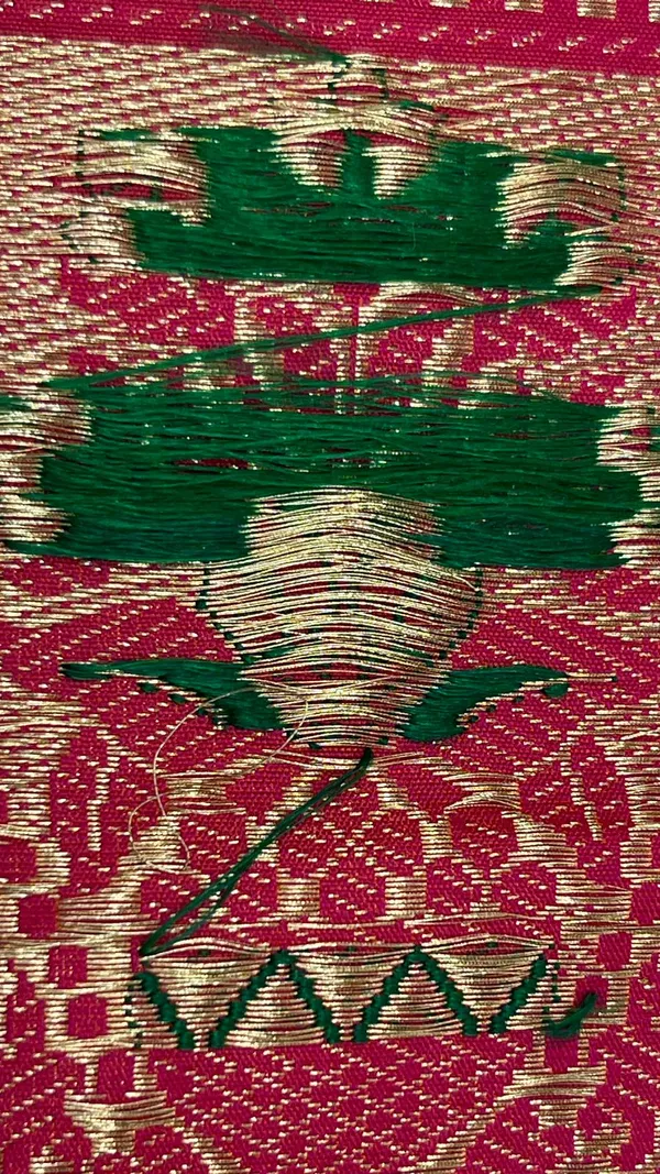 Humairah_Pure_Handloom_Pink_Katan_Silk_Kadhwa_Jangla_Tilfi_Mina_Zari_Jaal_with_Kadhwa_Mina_Pallu_and_Golden_Stripe_Pink_Blouse