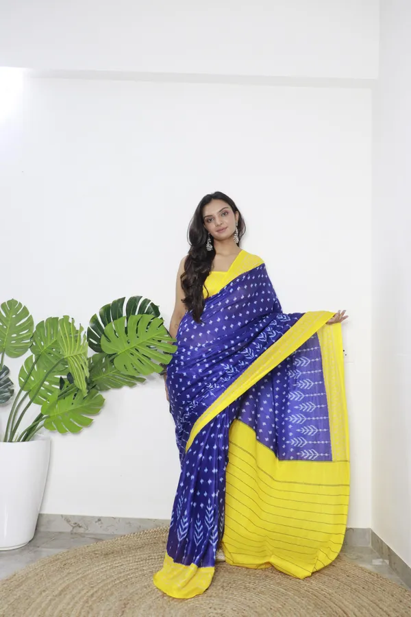 Ikkat_Print_Pure_Soft_Cotton_saree_With_Blouse_Piece
