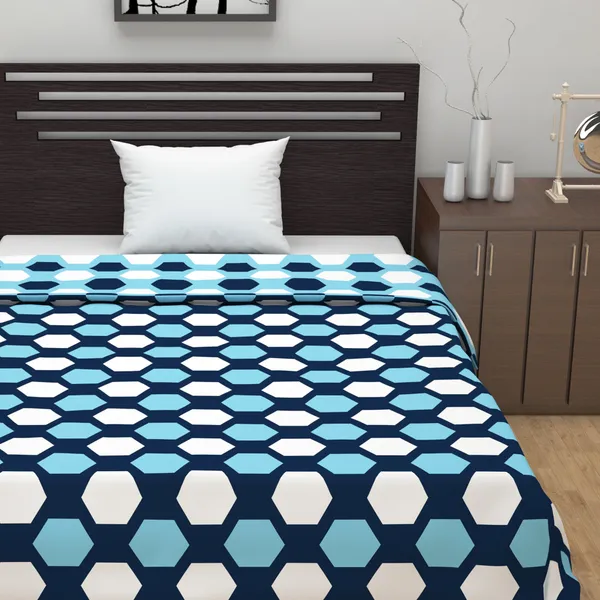 Geometric_Single_Dohar_for_AC_Room_(Polyester,_Sky_Blue_and_Navy)