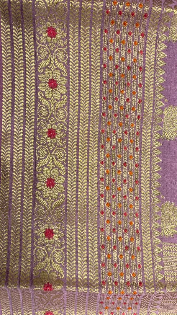 Humairah_Pure_Handwoven_Mauve_Chiniya_Silk_Gold_Zari_Floral_Booti_with_Minakari_Zari_Border_with_Mauve_Blouse_piece