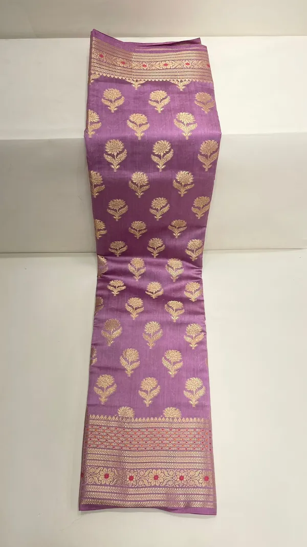 Humairah_Pure_Handwoven_Mauve_Chiniya_Silk_Gold_Zari_Floral_Booti_with_Minakari_Zari_Border_with_Mauve_Blouse_piece
