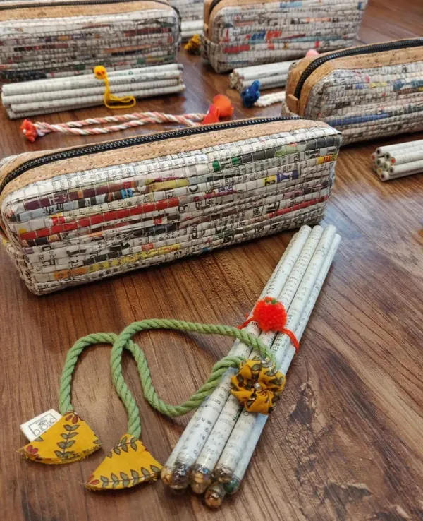 Handcrafted_Big_Magazine_Newspaper_Pouch