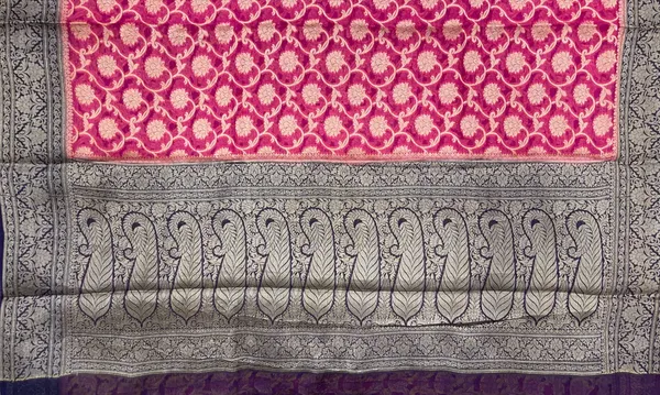 Humairah_Presents_Pure_Handloom_Pink_Chiffon_Floral_Zari_Jaal_with_Contrast_Navy_Blue_Paisley_Pallu_and_Navy_Blue_Blouse