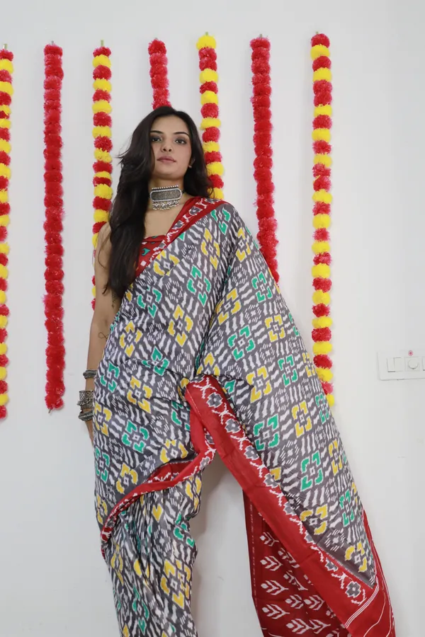 Ikkat_Print_Pure_Soft_Cotton_saree_With_Blouse_Piece