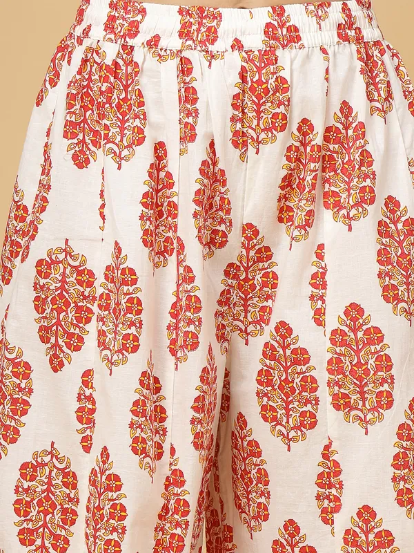 Red_Pure_Cotton_Big_Flair_Printed_Regular_Palazzo