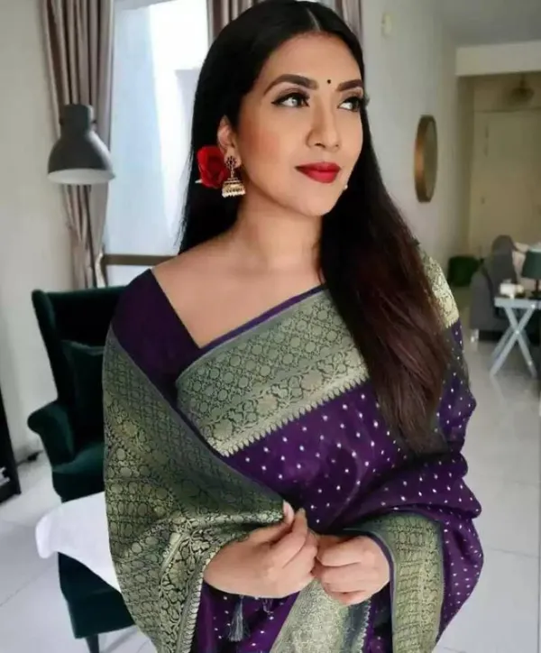 Purple_Soft_Lichi_Silk_Saree_With_Unstitched_Blouse_For_Women