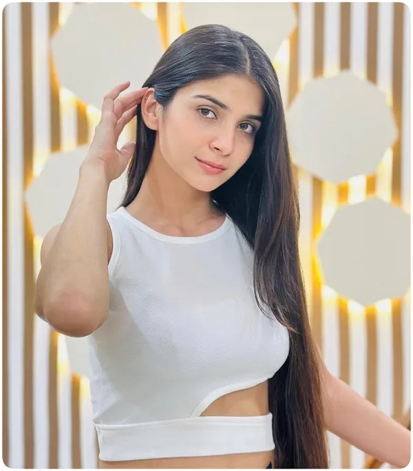 IRRESISTIBLE_GORGEOUS__WHITE_TOP🤍✨