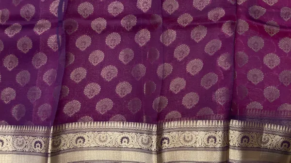 Humairah_Pure_Handloom_Magenta_Organza_Floral_Zari_Booti_with_Contrast_Purple_Big_Floral_Boota_Pallu_Zari_Border_and_Purple_Blouse