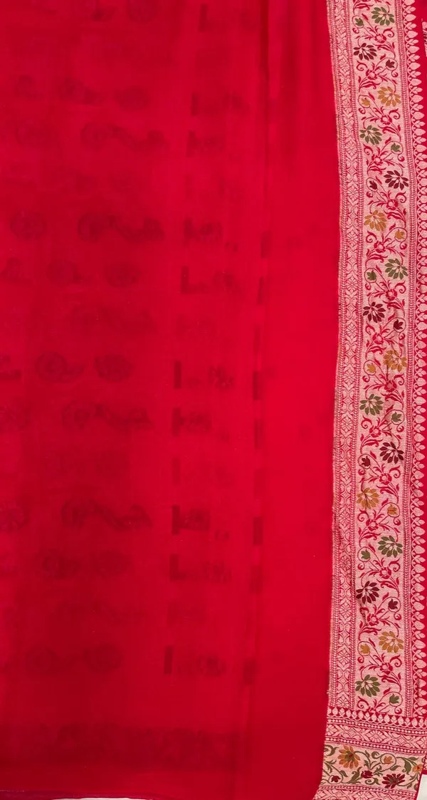 Humairah_Presents_Pure_Handloom_Red_Chiffon_Alfi_Mina_Zari_Jaal_Minakari_Zari_Border_and_Floral_Big_Boota_Mina_Pallu_Saree_with_Red_Blouse