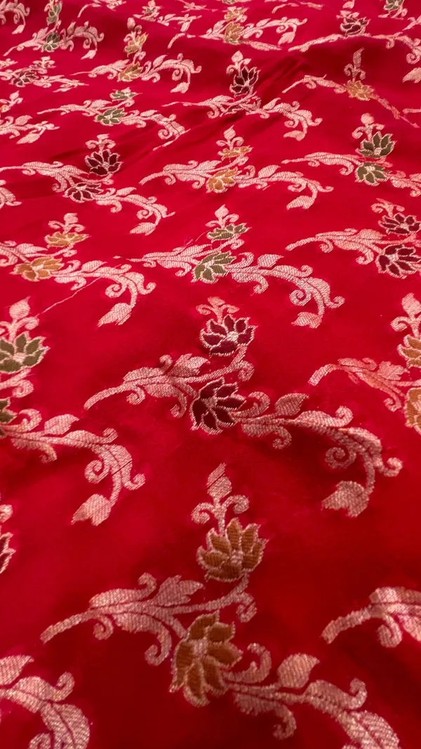 Humairah_Presents_Pure_Handloom_Red_Chiffon_Alfi_Mina_Zari_Jaal_Minakari_Zari_Border_and_Floral_Big_Boota_Mina_Pallu_Saree_with_Red_Blouse
