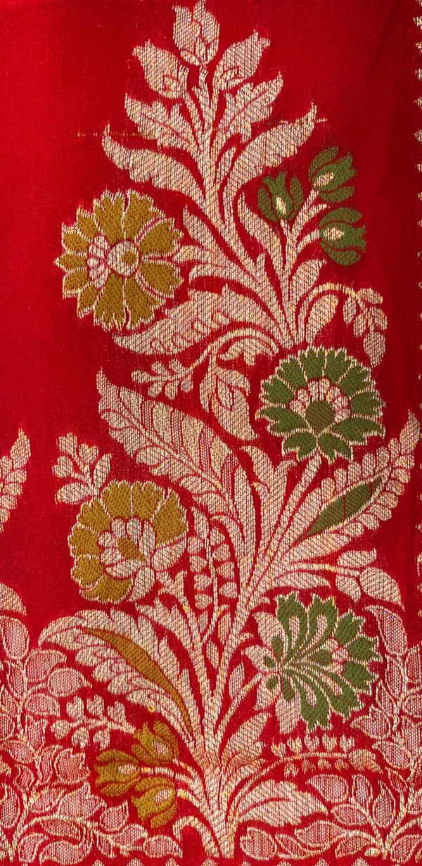 Humairah_Presents_Pure_Handloom_Red_Chiffon_Alfi_Mina_Zari_Jaal_Minakari_Zari_Border_and_Floral_Big_Boota_Mina_Pallu_Saree_with_Red_Blouse