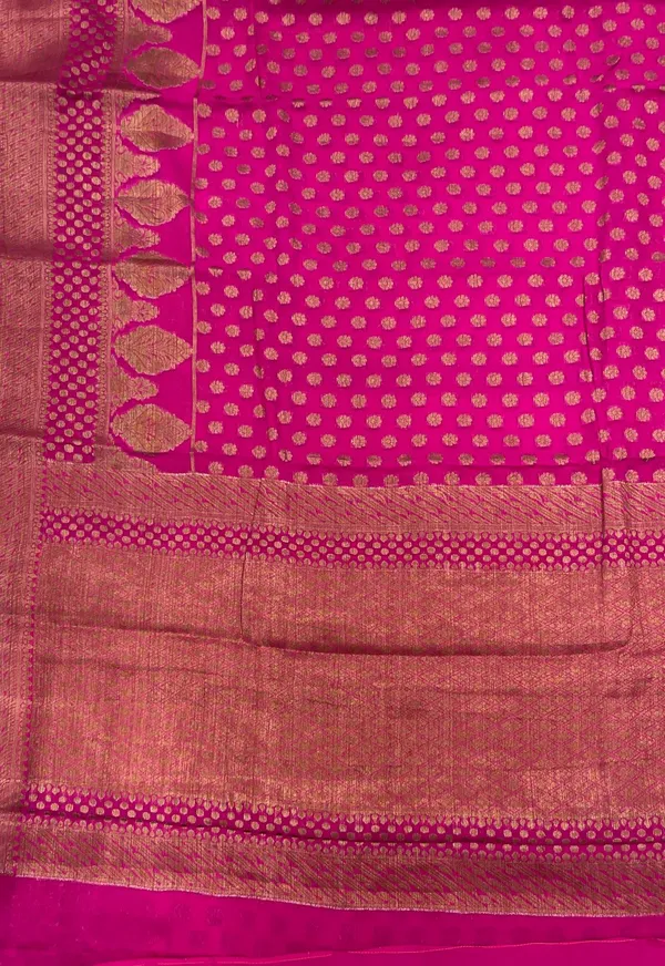 Humairah_Presents_Pure_Handloom_Magenta_Chiffon_Floral_Copper_Zari_Booti_with_Floral_Skirt_Zari_Border_with_Magenta_Blouse