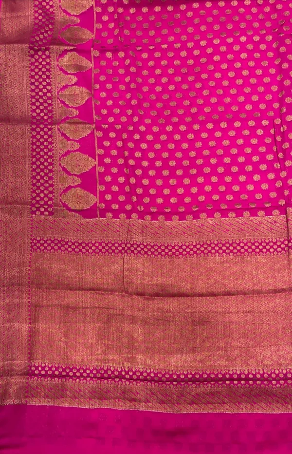 Humairah_Presents_Pure_Handloom_Magenta_Chiffon_Floral_Copper_Zari_Booti_with_Floral_Skirt_Zari_Border_with_Magenta_Blouse