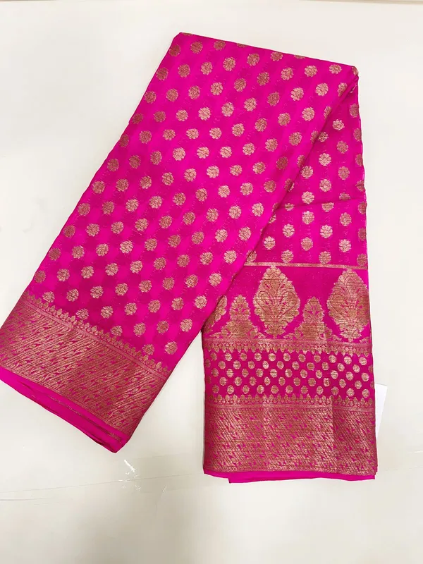 Humairah_Presents_Pure_Handloom_Magenta_Chiffon_Floral_Copper_Zari_Booti_with_Floral_Skirt_Zari_Border_with_Magenta_Blouse