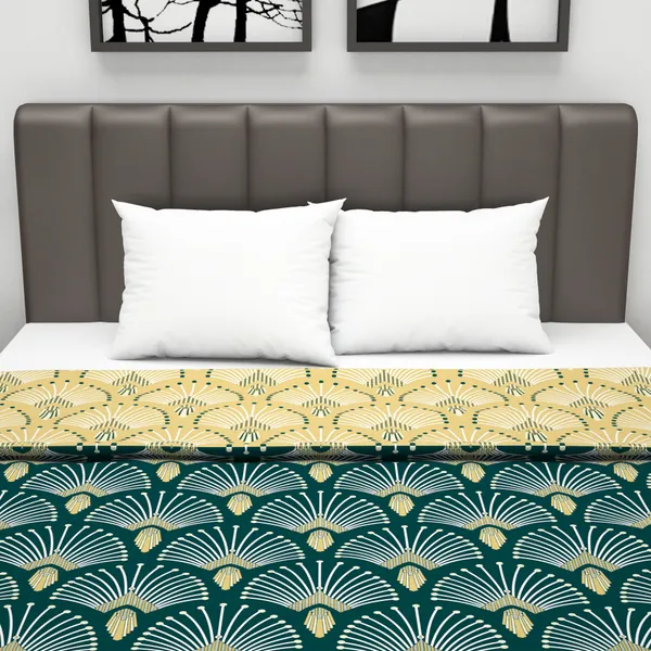 Abstract_Double_Dohar_for_AC_Room_(Polyester,_Green_and_Beige)