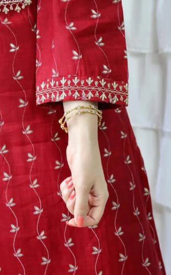 Women_Elegant_Red_Embroidery_Kurti_&_Pant_with_Dupatta_Set