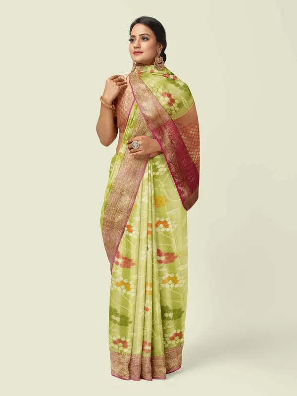 Green_Matka_Silk/Silk_Blend_Banarasi_Sarees_For_Women