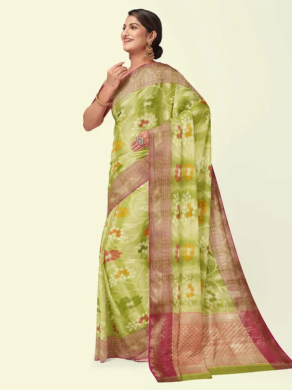 Green_Matka_Silk/Silk_Blend_Banarasi_Sarees_For_Women