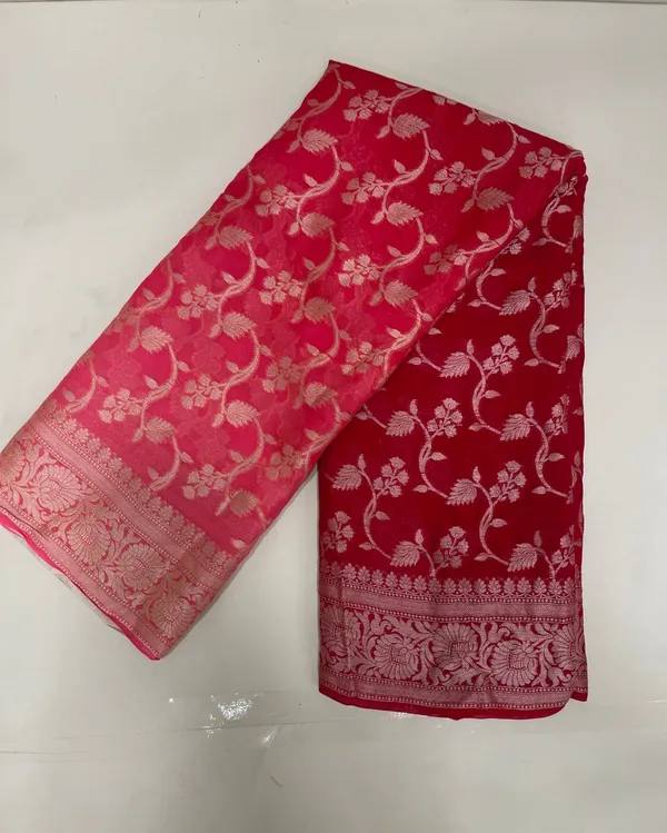 Humairah_Presents_Pure_Handloom_Pink_Dual_Shade_Chiffon_Tilfi_Zari_Jaal_with_Floral_Boota_Anchal_Zari_Border_with_Red_Blouse